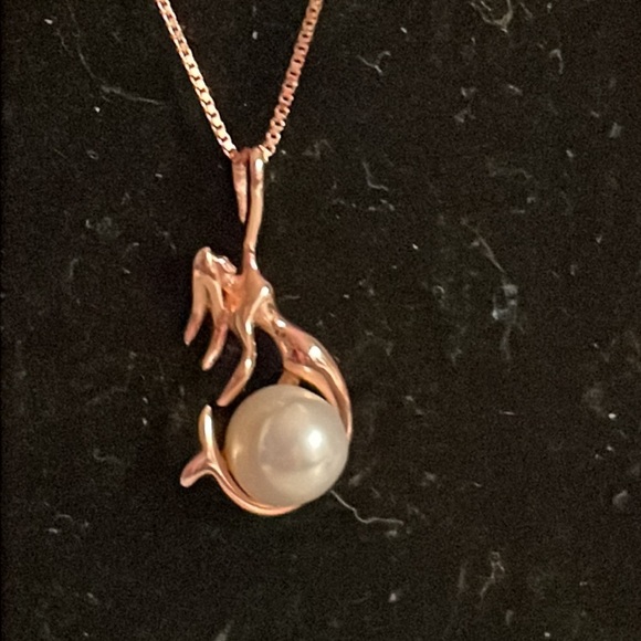 18” 14k rose gold over sterling silver necklace w/white pearl & mermaid pendant - Picture 3 of 14